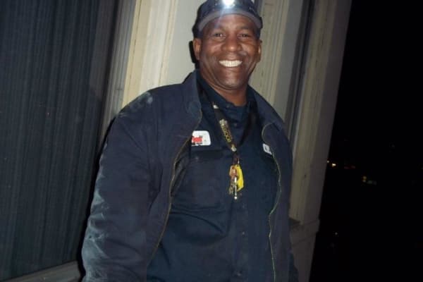 Restaurant hood cleaning technician in Los Angeles